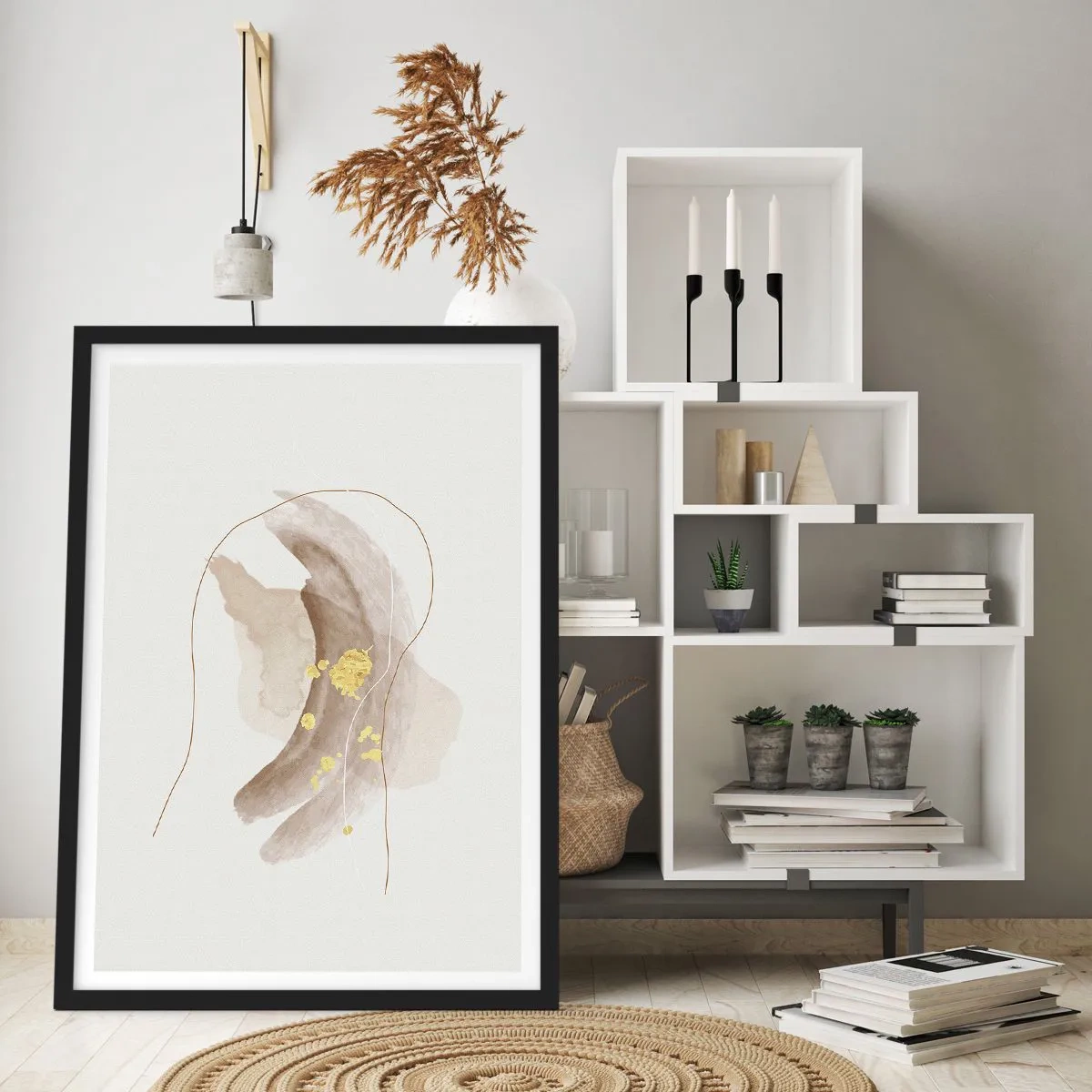 Plakat w czarnej ramie - Abstrakcyjny wzór w beżach z delikatnymi złotymi akcentami - 50x70cm - Napotkane w przestrzeni - Nowoczesna dekoracja ścienna do salonu i sypialni ARTTOR