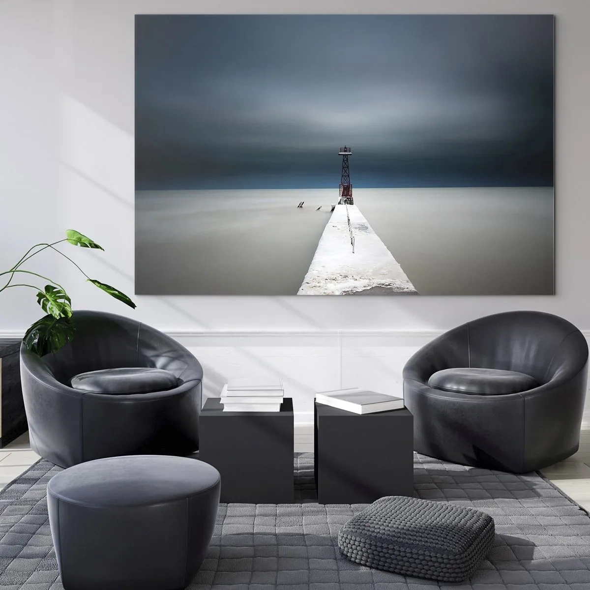 Obraz na szkle - Minimalistyczne molo prowadzące ku latarni na tle morza i nieba - 70x50cm - Na spotkanie bezkresu - Nowoczesna dekoracja ścienna do salonu i sypialni ARTTOR