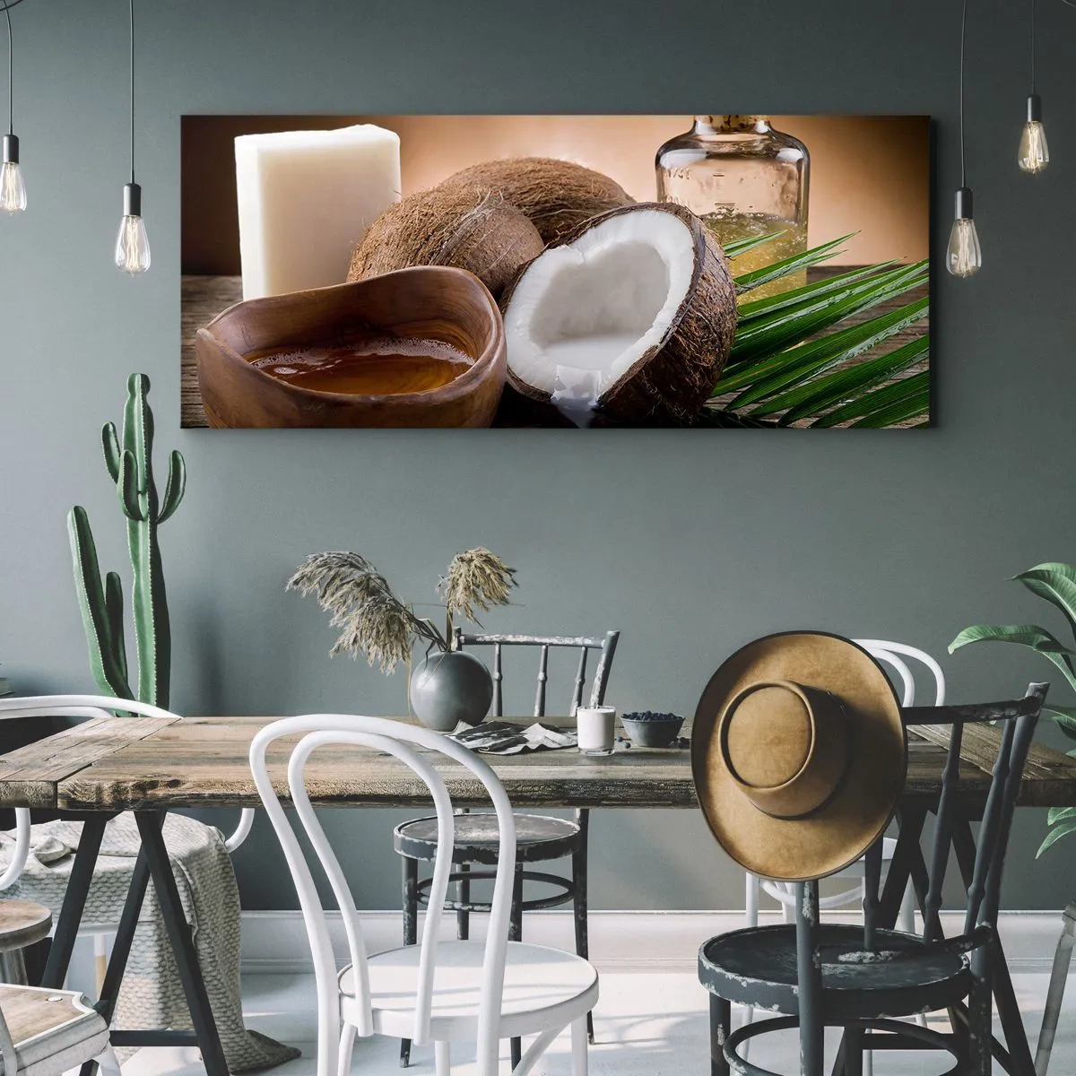 Obraz na płótnie - Kokosy, świeca i olejek na drewnianym tle - 140x50cm - Zdrowie z tropikalnych wysp - Nowoczesna dekoracja ścienna do salonu i sypialni ARTTOR