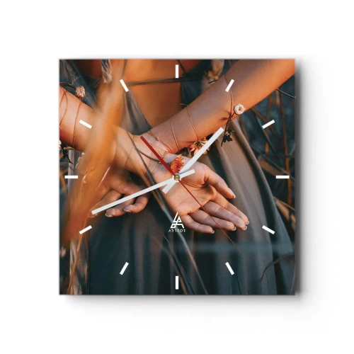 Zegar ścienny - Zmysłowe dłonie z kwiatami w naturalnym otoczeniu - 30x30cm - Związana z naturą - Nowoczesna dekoracja ścienna do salonu i sypialni ARTTOR