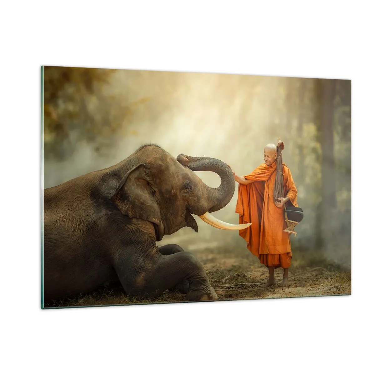 Obraz na szkle - Mnich w pomarańczowych szatach z słoniem w naturalnym otoczeniu - 120x80cm - Spotkanie w podróży - Nowoczesna dekoracja ścienna do salonu, kuchni i sypialni ARTTOR