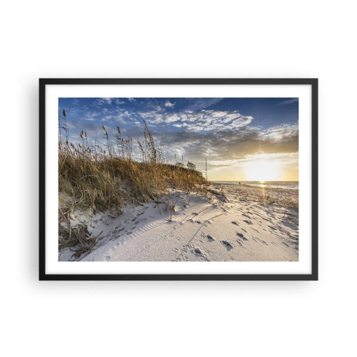 Plakat w czarnej ramie - Wydmy z trawą i ślady na piasku przy zachodzie słońca - 70x50cm - Zaproszenie na spacer - Nowoczesna dekoracja ścienna do salonu i sypialni ARTTOR
