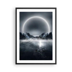 Plakat w czarnej ramie - Tajemniczy krajobraz z jasnym okręgiem na niebie - 50x70cm - Finał opowieści - Nowoczesna dekoracja ścienna do salonu i sypialni ARTTOR