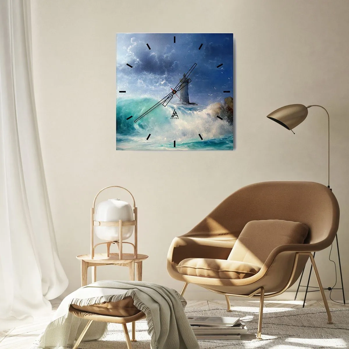 Zegar ścienny - Latarnia morska otoczona wzburzonymi falami i chmurami - 30x30cm - Na straży przeciw żywiołom - Nowoczesna dekoracja ścienna do salonu i sypialni ARTTOR