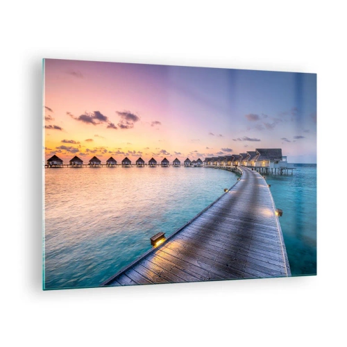 Obraz na szkle - Drewniany pomost prowadzący do luksusowych domków na wodzie o zachodzie słońca - 70x50cm - Wakacje - powrót do źródeł - Nowoczesna dekoracja ścienna do salonu i sypialni ARTTOR