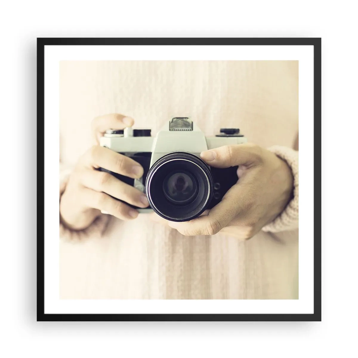 Plakat w czarnej ramie - By widzieć więcej… - 60x60 cm