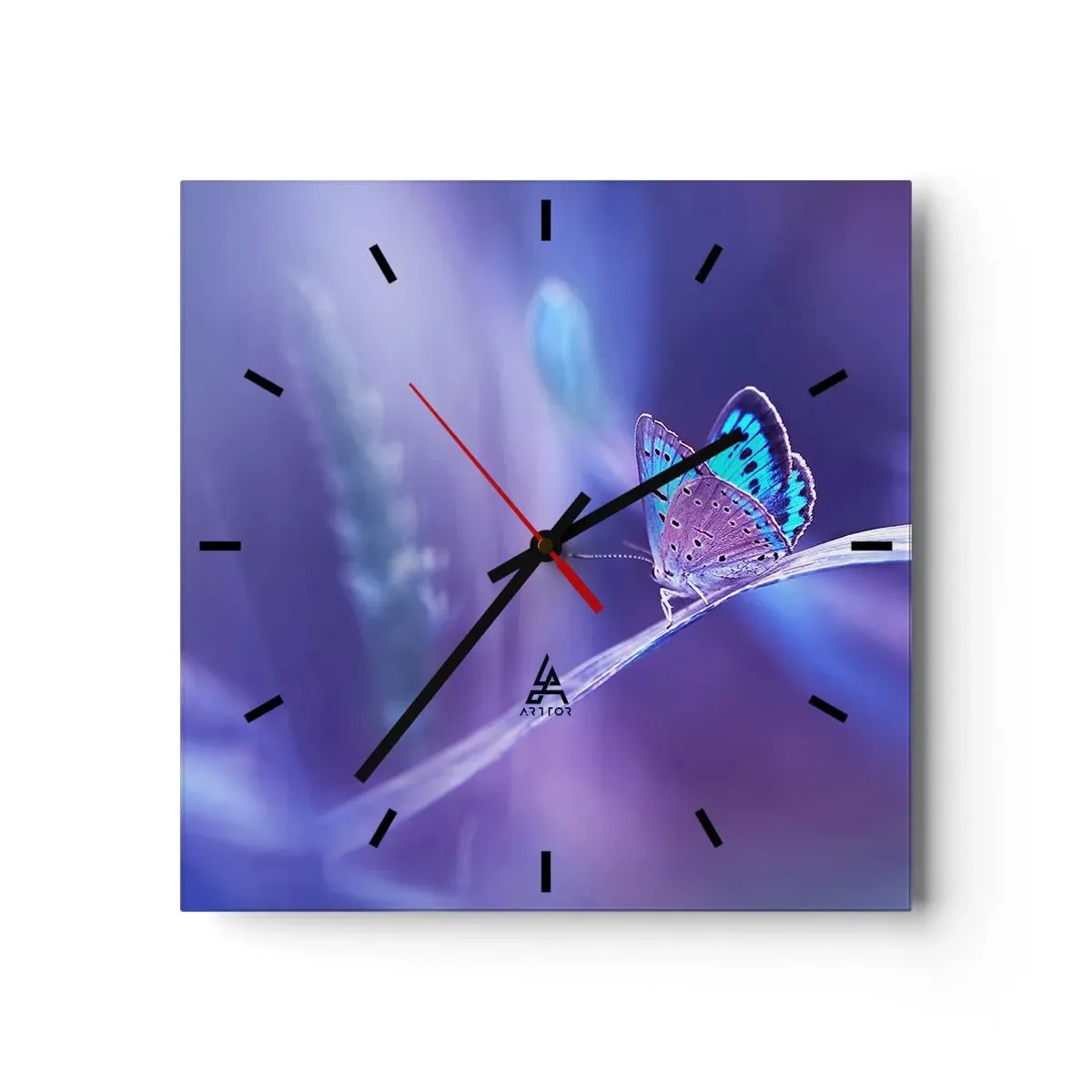 Zegar ścienny - Delikatny niebieski motyl na łodydze w świetle fioletowym - 30x30cm - Klejnot natury - Nowoczesna dekoracja ścienna do salonu i sypialni ARTTOR