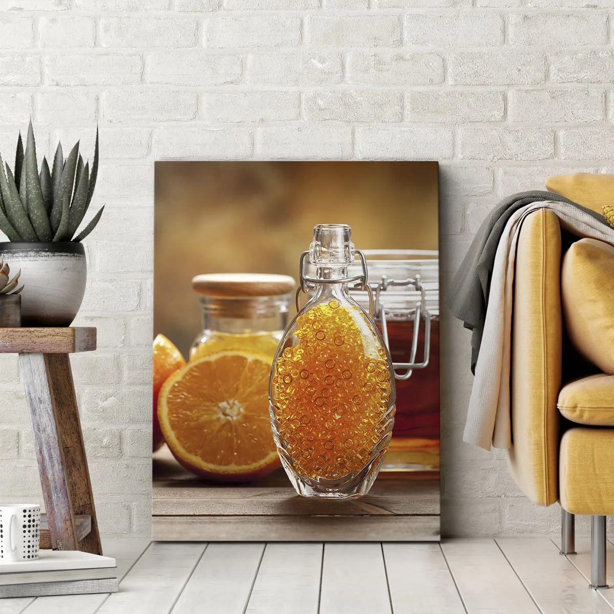 Obraz na płótnie - Słoneczne smaki i aromaty - Butelka z pomarańczowymi perełkami i świeże owoce - 50x70cm