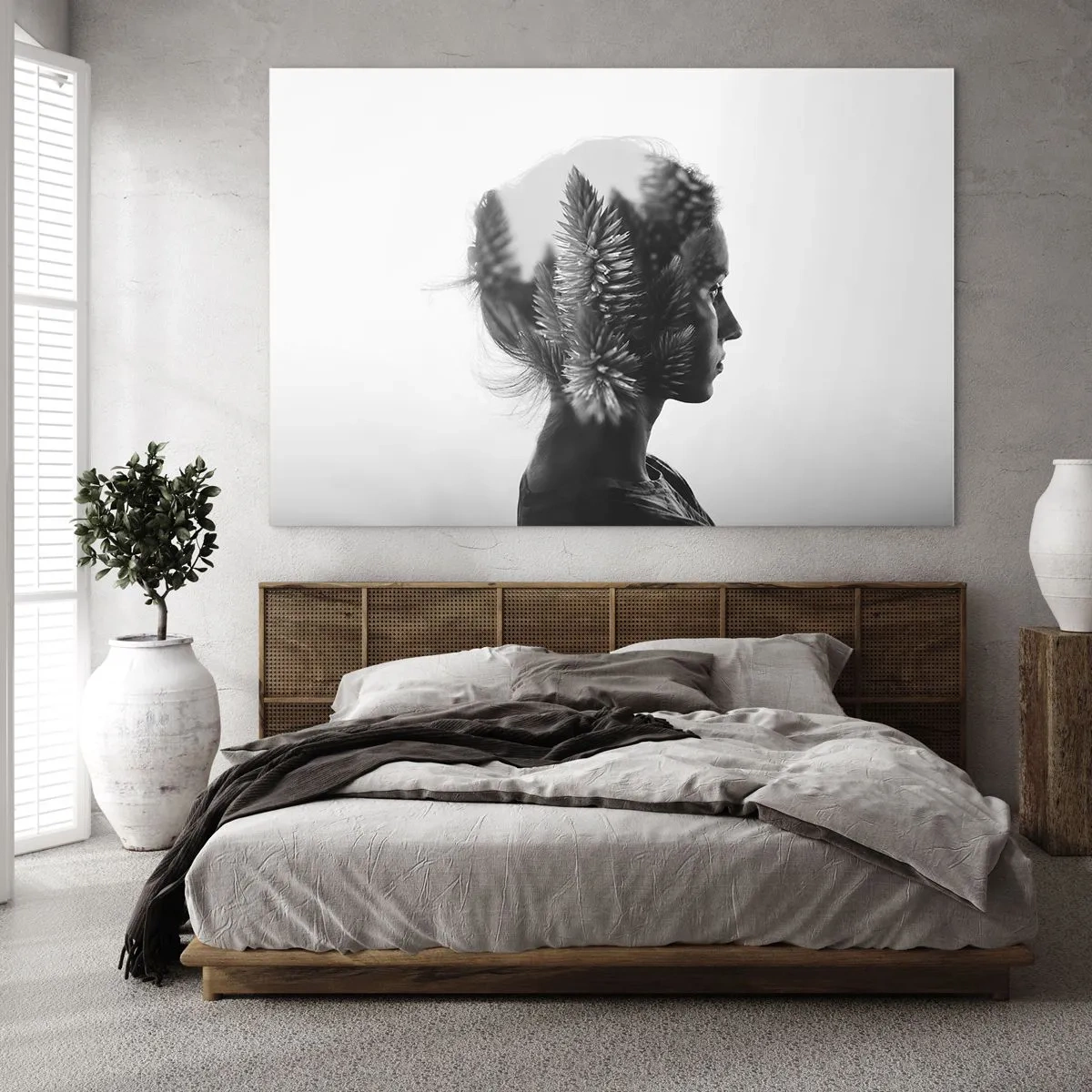 Obraz na szkle - Kobieta w czerni i bieli z nałożonym motywem lasu iglastego - 70x50cm - Pani sosnowego lasu - Nowoczesna dekoracja ścienna do salonu i sypialni ARTTOR