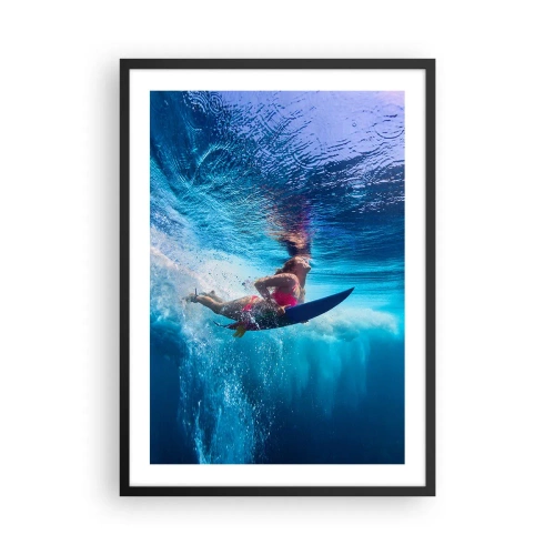 Plakat w czarnej ramie - Surferka zanurzona w turkusowej głębi oceanu - 50x70cm - Głębia radości - Nowoczesna dekoracja ścienna do salonu i sypialni ARTTOR