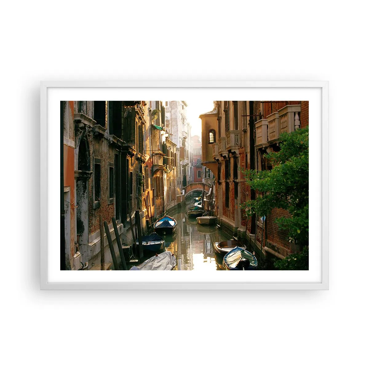 Plakat w białej ramie - W weneckim zaułku - 70x50 cm