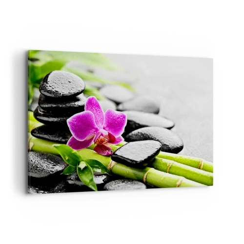 Obraz na płótnie - Fioletowa orchidea, czarne kamienie i bambus w spokojnej kompozycji - 100x70cm - W spokojnej równowadze - Nowoczesna dekoracja ścienna do salonu, kuchni i sypialni ARTTOR