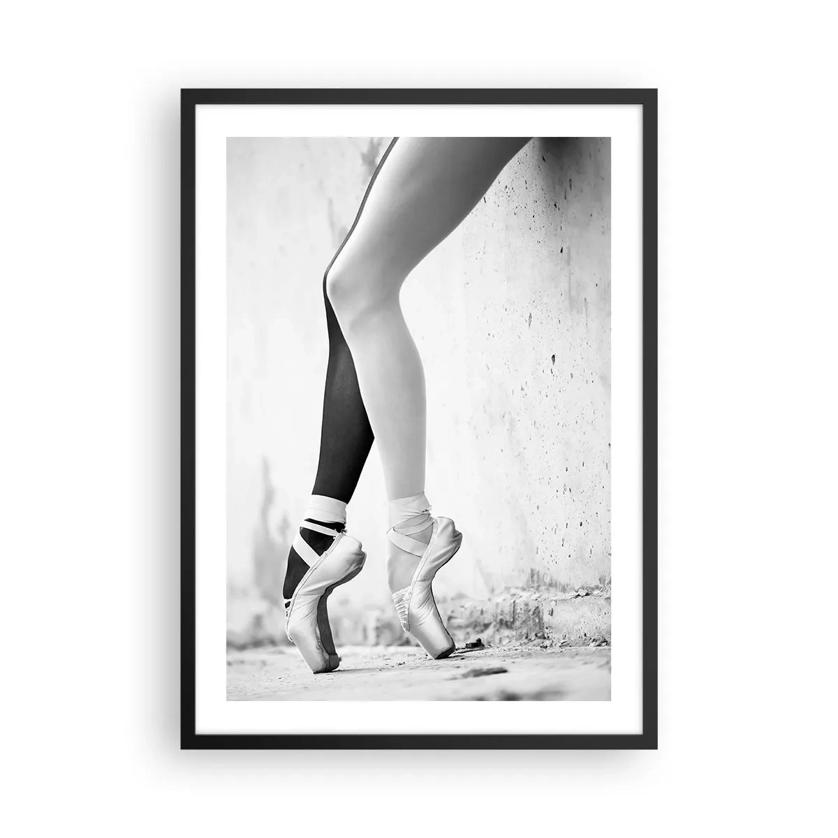 Plakat w czarnej ramie - Subtelność baletu - 50x70cm - Balerina, voila! - Nowoczesna dekoracja ścienna do salonu i sypialni ARTTOR