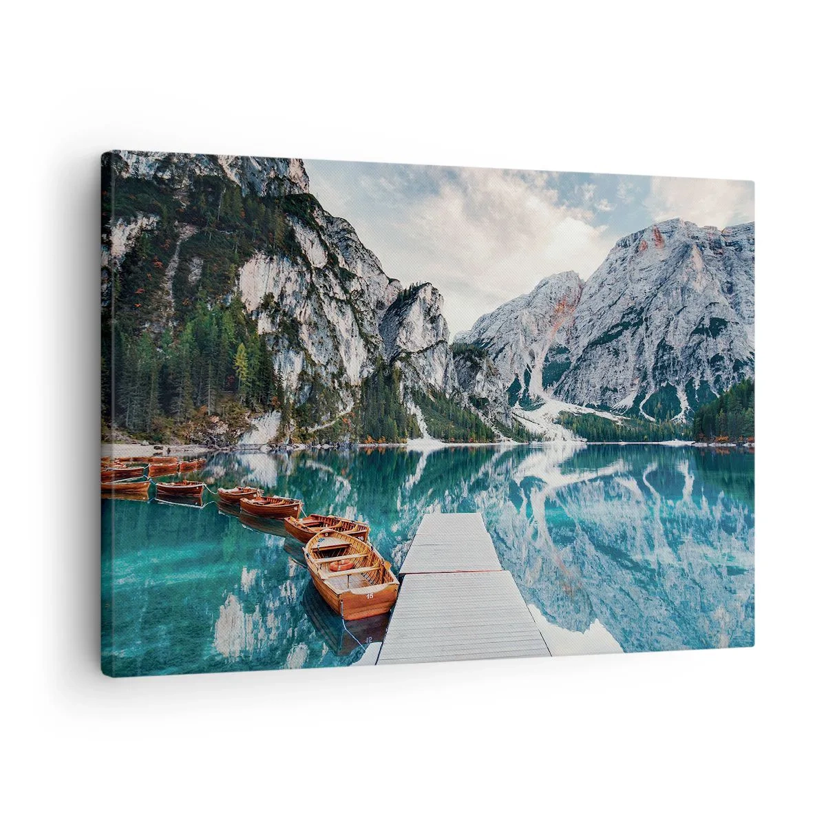 Obraz na płótnie - Jezioro z łodziami otoczone górami - 70x50cm - Pokażemy ci piękno - Nowoczesna dekoracja ścienna do salonu i sypialni ARTTOR