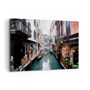 Obraz na płótnie - Kanał w Wenecji z gondolą i zabytkowymi kamienicami - 120x80cm - Pejzaż wenecki z gondolą i mostkiem - Nowoczesna dekoracja ścienna do salonu, kuchni i sypialni ARTTOR