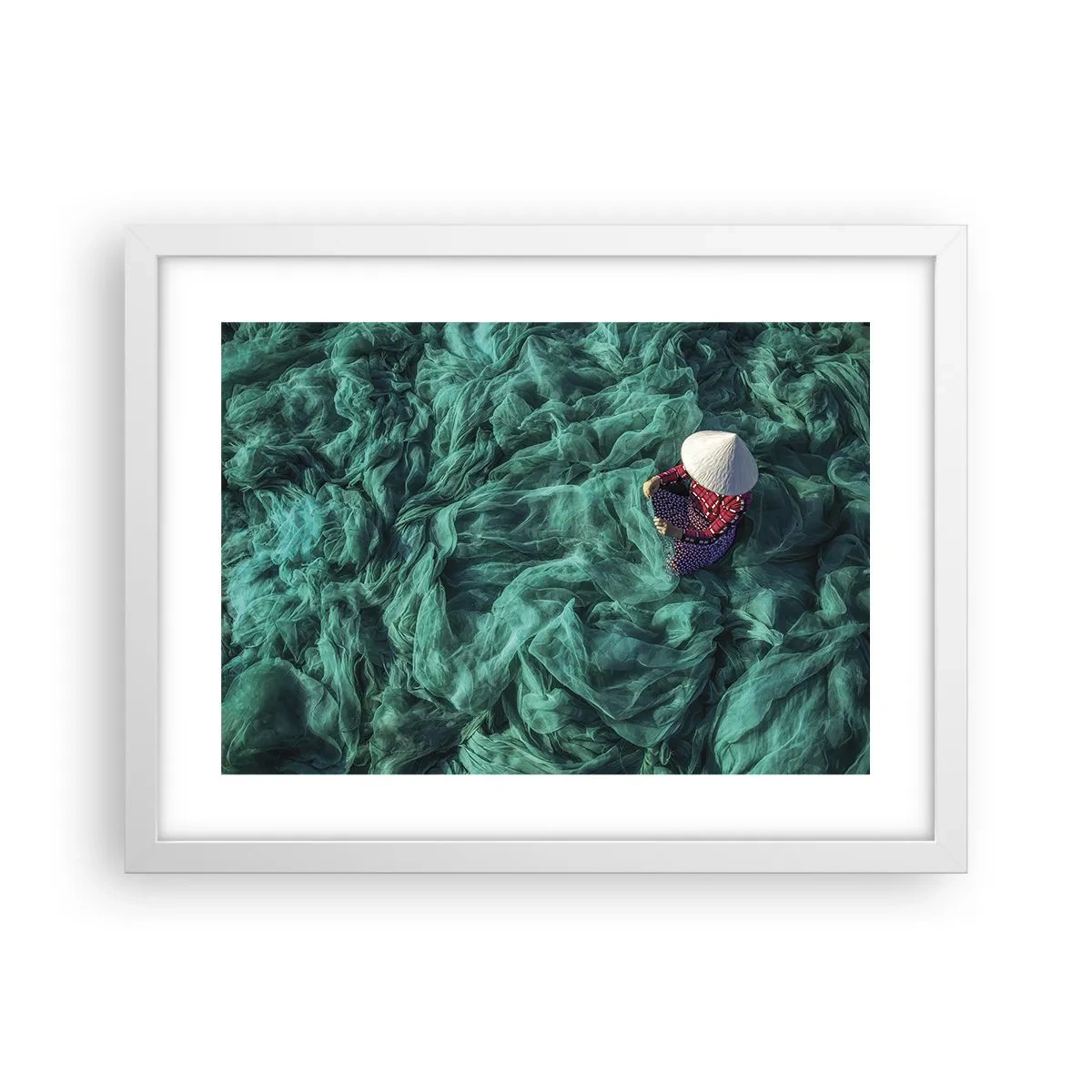 Plakat w białej ramie - W morzu sieci - 40x30 cm