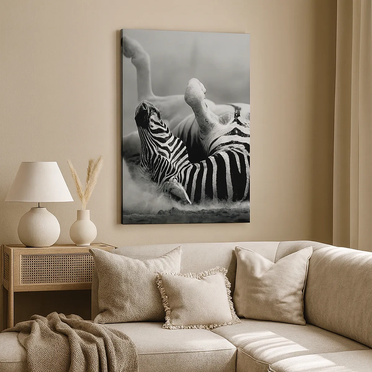 Obraz na płótnie - Czarno-biała zebra tarzająca się w kurzu - 50x70cm - Nie tylko koń by się uśmiał - Nowoczesna dekoracja ścienna do salonu, kuchni i sypialni ARTTOR