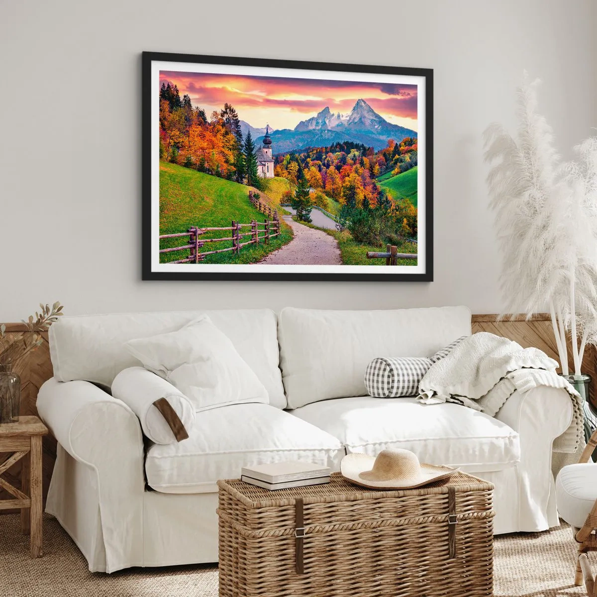 Plakat w czarnej ramie - Jesienna górska sceneria z kapliczką i zachodem słońca - 70x50cm - Pejzaż jak malowanie - Nowoczesna dekoracja ścienna do salonu i sypialni ARTTOR