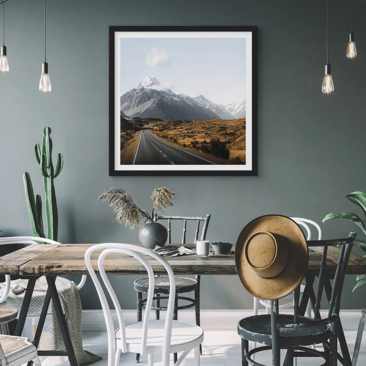 Plakat w czarnej ramie - Droga do serca gór - 60x60 cm