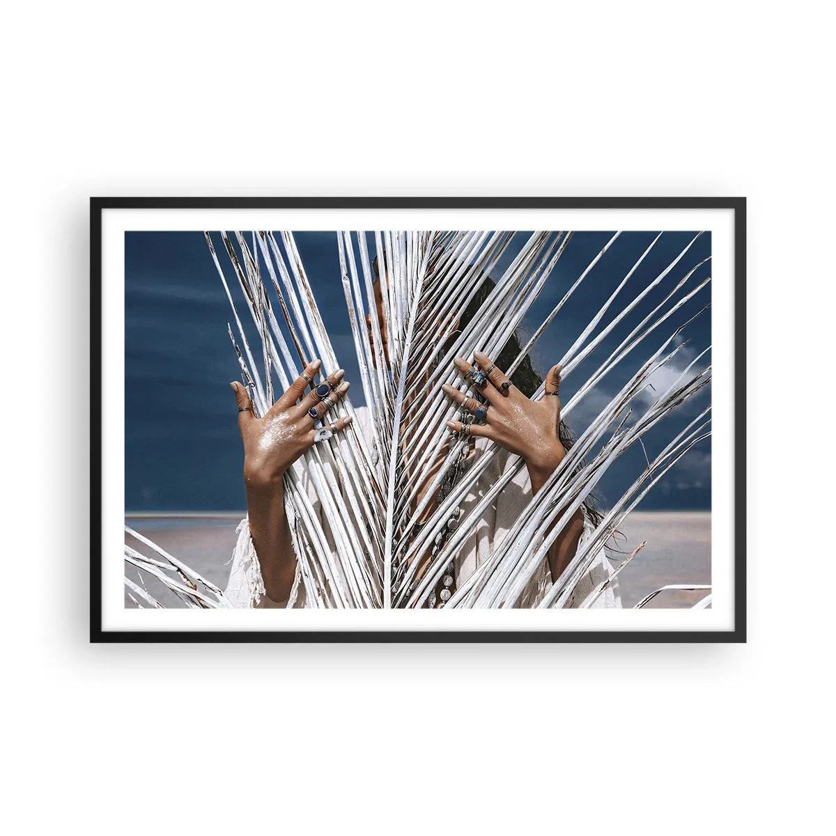 Plakat w czarnej ramie - Dziewczyna szamana? - 91x61 cm