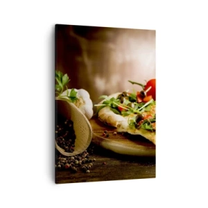 Obraz na płótnie - Smakowita pizza z ziołami - 50x70cm - Prosto z pieca i z ogrodu - Nowoczesna dekoracja ścienna do salonu, kuchni i sypialni ARTTOR
