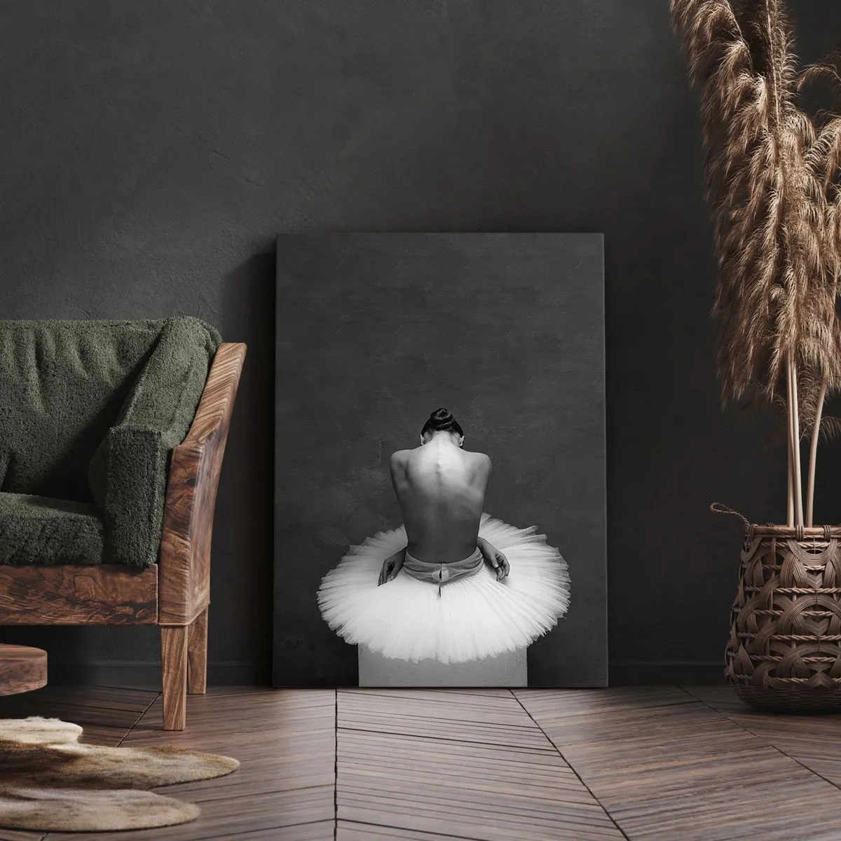 Obraz na płótnie - Tancerka baletowa w klasycznej pozie na tle ciemnego tła - 70x100cm - Właśnie rozkwita - Nowoczesna dekoracja ścienna do salonu i sypialni ARTTOR