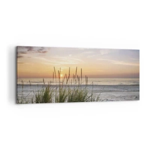Obraz na płótnie - Piaszczysta plaża o zachodzie słońca z trawami w tle - 120x50cm - Popatrz, pomyśl, poczuj - Nowoczesna dekoracja ścienna do salonu i sypialni ARTTOR