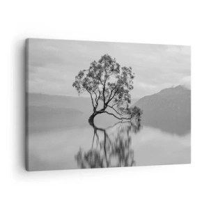Obraz na płótnie - Samotne drzewo odbijające się w wodzie na tle gór - 70x50cm - Jest taki kraj - Nowoczesna dekoracja ścienna do salonu i sypialni ARTTOR