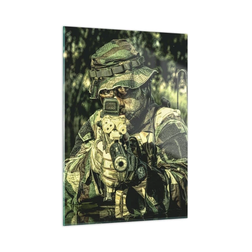 Obraz na szkle - Żołnierz w pełnym kamuflażu celujący przez wizjer w wodnym otoczeniu - 50x70cm - Najlepszy z najlepszych - Nowoczesna dekoracja ścienna do salonu, kuchni i sypialni ARTTOR