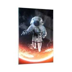 Obraz na szkle - Astronauta unoszący się nad Ziemią oświetloną słońcem - 80x120cm - Mogę zostać jeszcze chwilę? - Nowoczesna dekoracja ścienna do salonu i sypialni ARTTOR