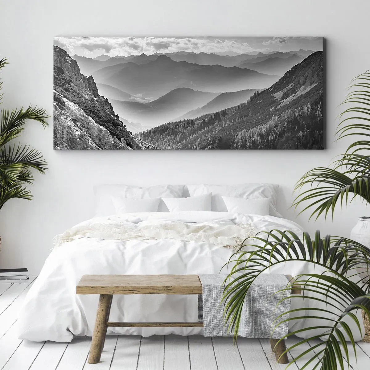 Obraz na płótnie - Czarno-biały krajobraz górski z chmurami nad szczytami - 160x50cm - Aż po horyzont - Nowoczesna dekoracja ścienna do salonu i sypialni ARTTOR