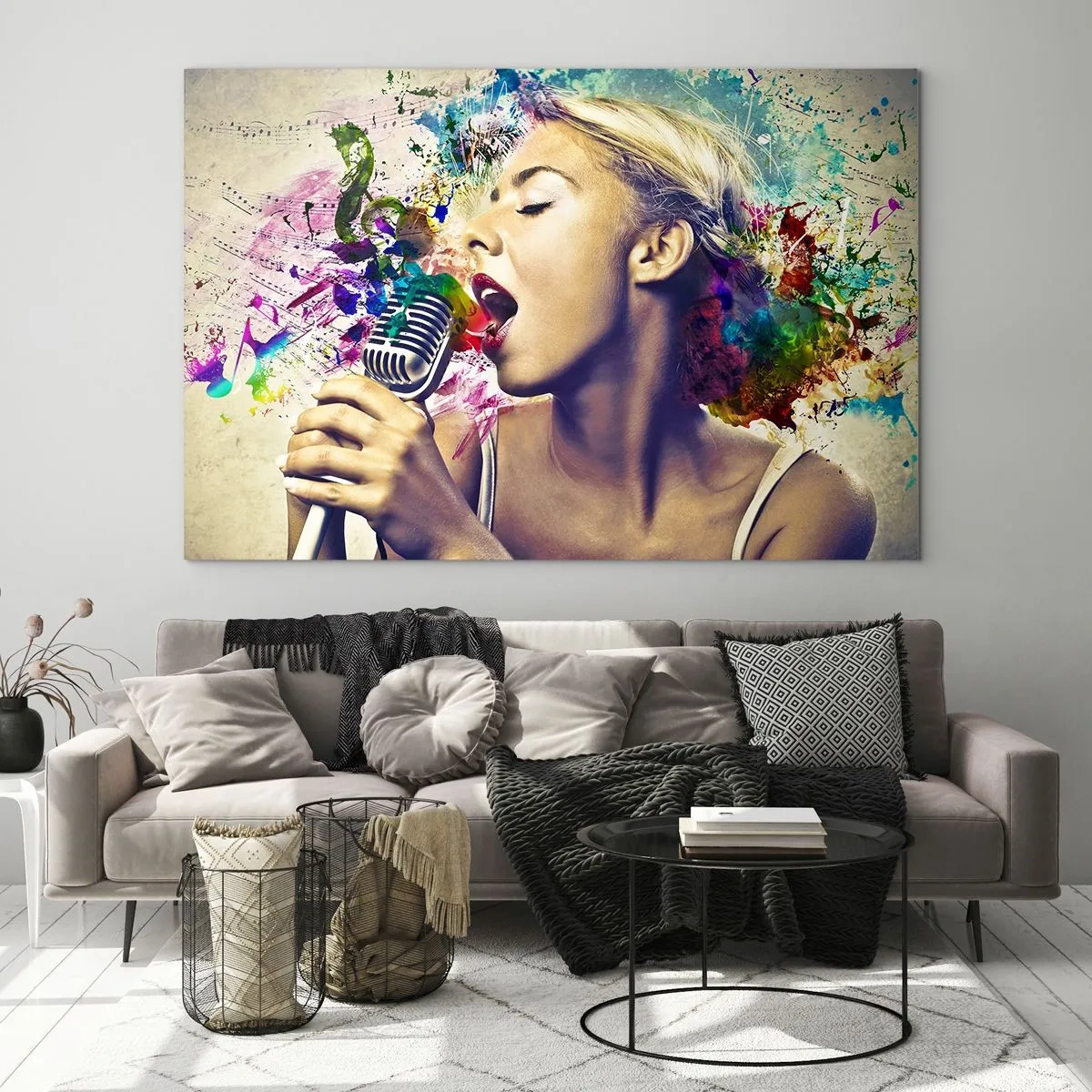 Obraz na szkle - Kolorowa kompozycja kobiety śpiewającej do mikrofonu - 100x70cm - Pomalować głosem świat - Nowoczesna dekoracja ścienna do salonu, kuchni i sypialni ARTTOR