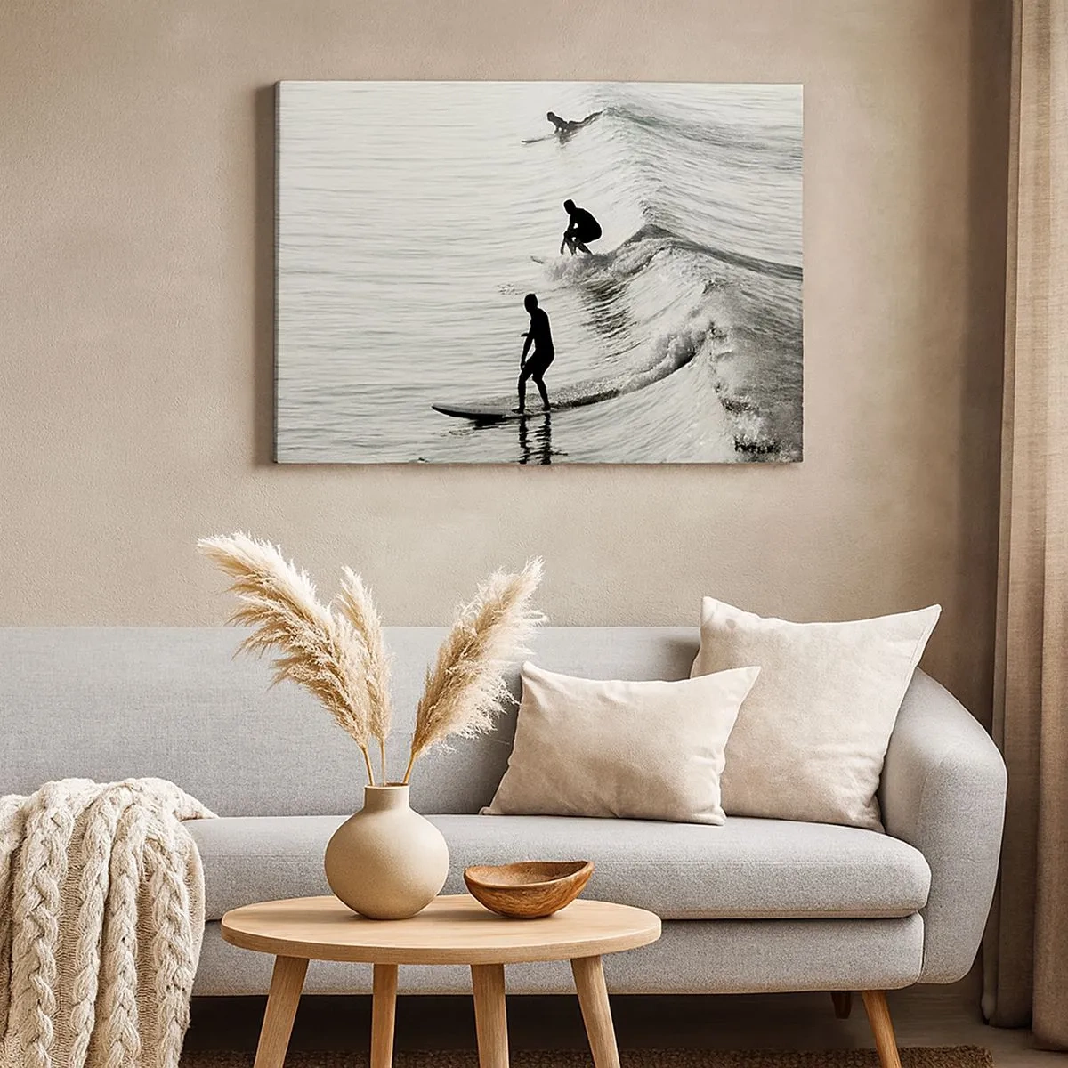 Obraz na płótnie - Surferzy na falach w monochromatycznym ujęciu - 70x50cm - Na spotkanie fali - Nowoczesna dekoracja ścienna do salonu i sypialni ARTTOR