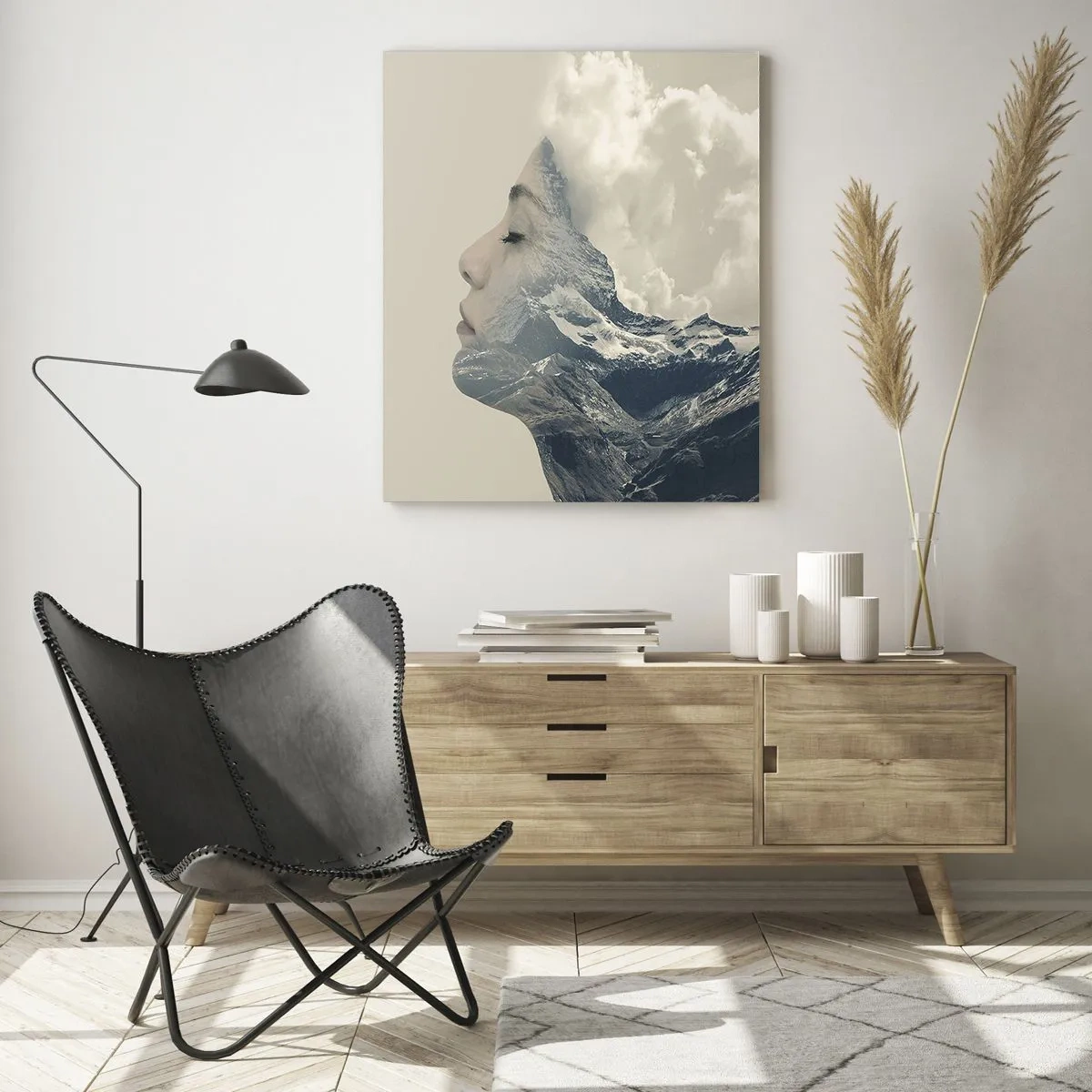 Obraz na szkle - Kobiecy profil z krajobrazem gór i chmur w tle - 50x70cm - Uroda żywiołów - Nowoczesna dekoracja ścienna do salonu, kuchni i sypialni ARTTOR