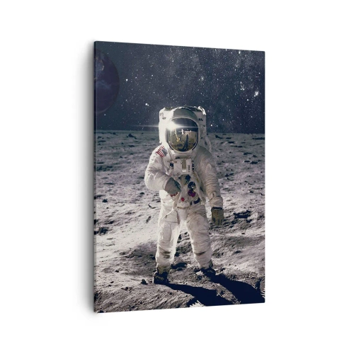 Obraz na płótnie - Astronauta stojący na powierzchni Księżyca z widokiem na Ziemię - 50x70cm - Pozdrowienia z Księżyca - Nowoczesna dekoracja ścienna do salonu, kuchni i sypialni ARTTOR