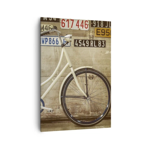 Obraz na płótnie - Retro rower na tle ściany ozdobionej tablicami rejestracyjnymi - 70x100cm - Bez kompleksów - Nowoczesna dekoracja ścienna do salonu i sypialni ARTTOR