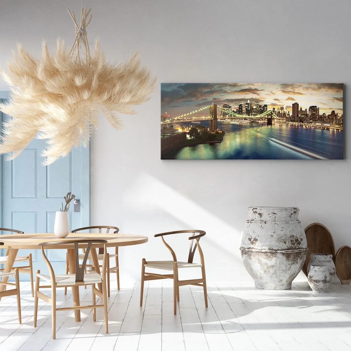 Obraz na płótnie - Podświetlony most na tle miasta z odbiciami świateł w wodzie - 160x50cm - Rozświetlony wieczór nad Manhatanem - Nowoczesna dekoracja ścienna do salonu i sypialni ARTTOR