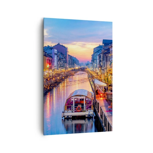 Obraz na płótnie - Kanał z oświetleniem w otoczeniu kolorowych budynków - 80x120cm - Wieczór światła i zabawy - Nowoczesna dekoracja ścienna do salonu i sypialni ARTTOR