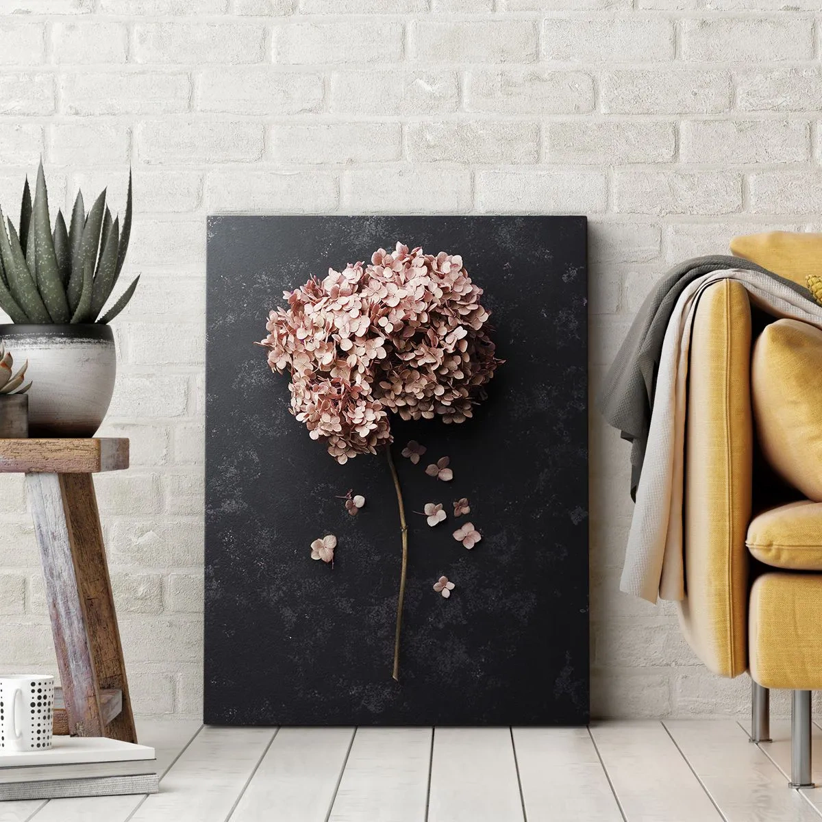 Obraz na płótnie - Delikatny kwiat hortensji na ciemnym tle - 70x100cm - Prawdziwie romantyczny znak - Nowoczesna dekoracja ścienna do salonu i sypialni ARTTOR
