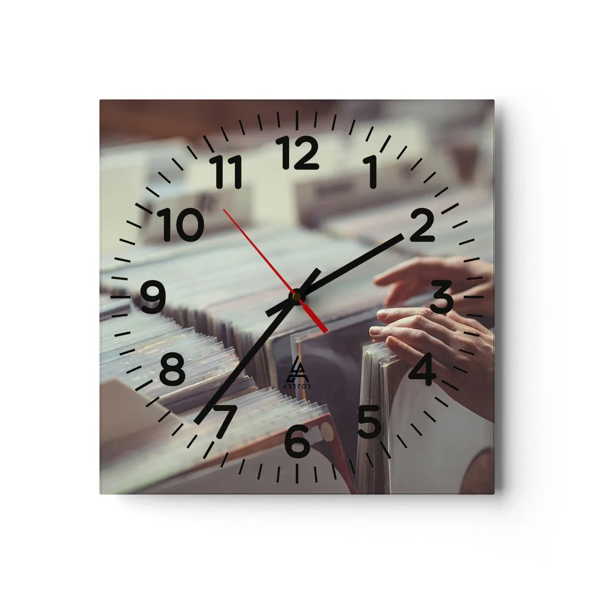 Zegar ścienny - W poszukiwaniu wzruszeń - 40x40 cm