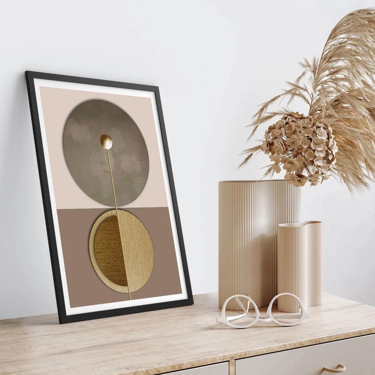 Plakat w czarnej ramie - Nowoczesna geometryczna abstrakcja w odcieniach złota i beżu - 50x70cm - Doskonała równowaga - Nowoczesna dekoracja ścienna do salonu i sypialni ARTTOR