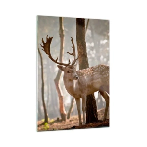 Obraz na szkle - Jeleń w lesie otoczony poranną mgłą - 50x70cm - Światło młodości - Nowoczesna dekoracja ścienna do salonu, kuchni i sypialni ARTTOR