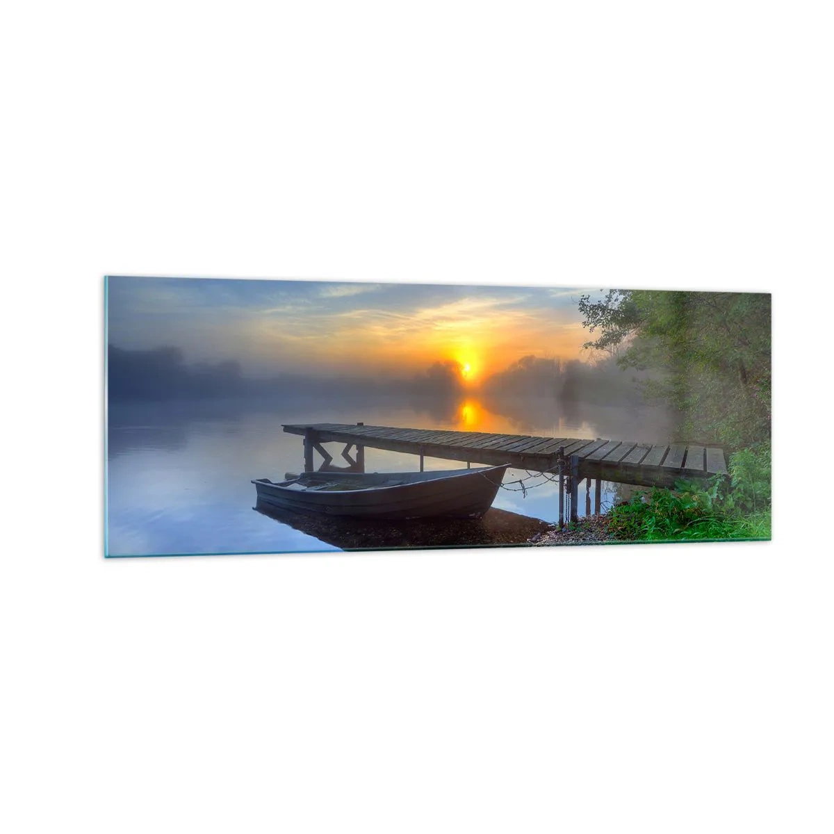 Obraz na szkle - Pomost nad jeziorem o wschodzie słońca z łodzią przy brzegu - 140x50cm - Jak zwyczajne zamienia się w magiczne - Nowoczesna dekoracja ścienna do salonu i sypialni ARTTOR