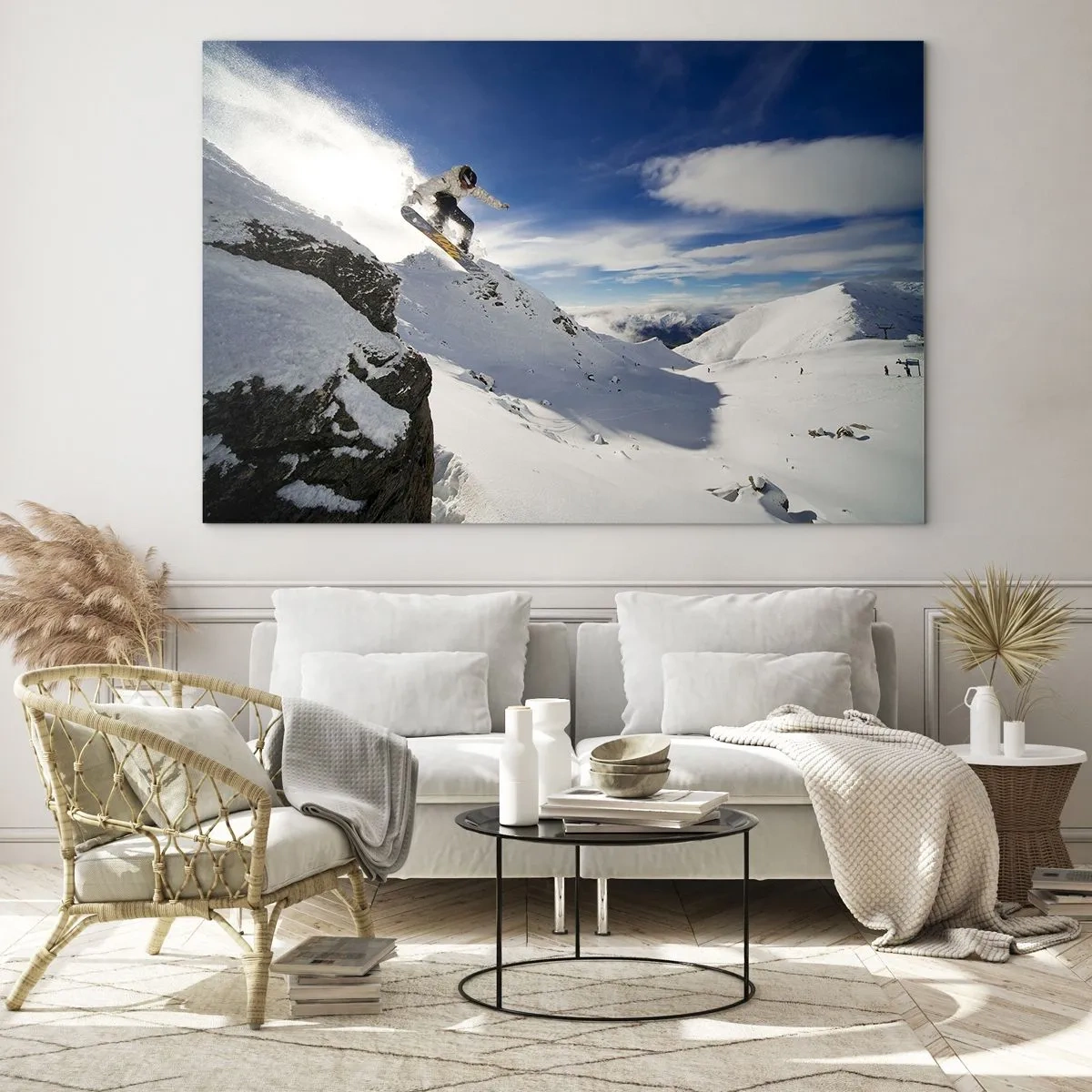 Obraz na szkle - Snowboardzista skaczący z klifu w górach zimą - 100x70cm - Wolność bez granic - Nowoczesna dekoracja ścienna do salonu, kuchni i sypialni ARTTOR
