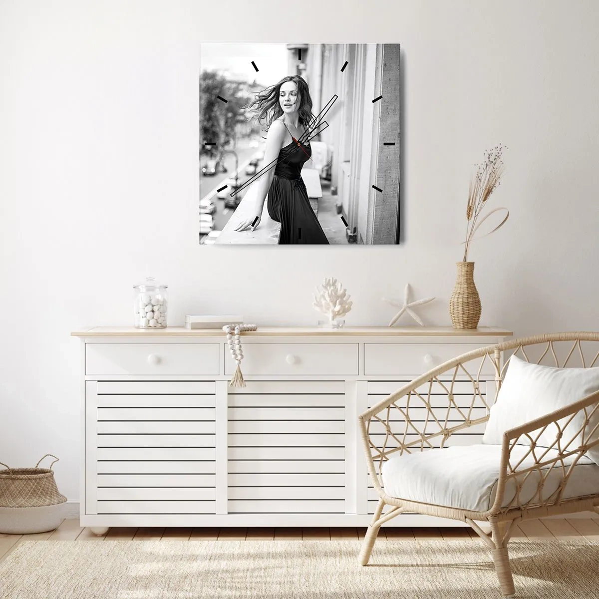 Zegar ścienny - Z pewnością paryżanka - 40x40 cm