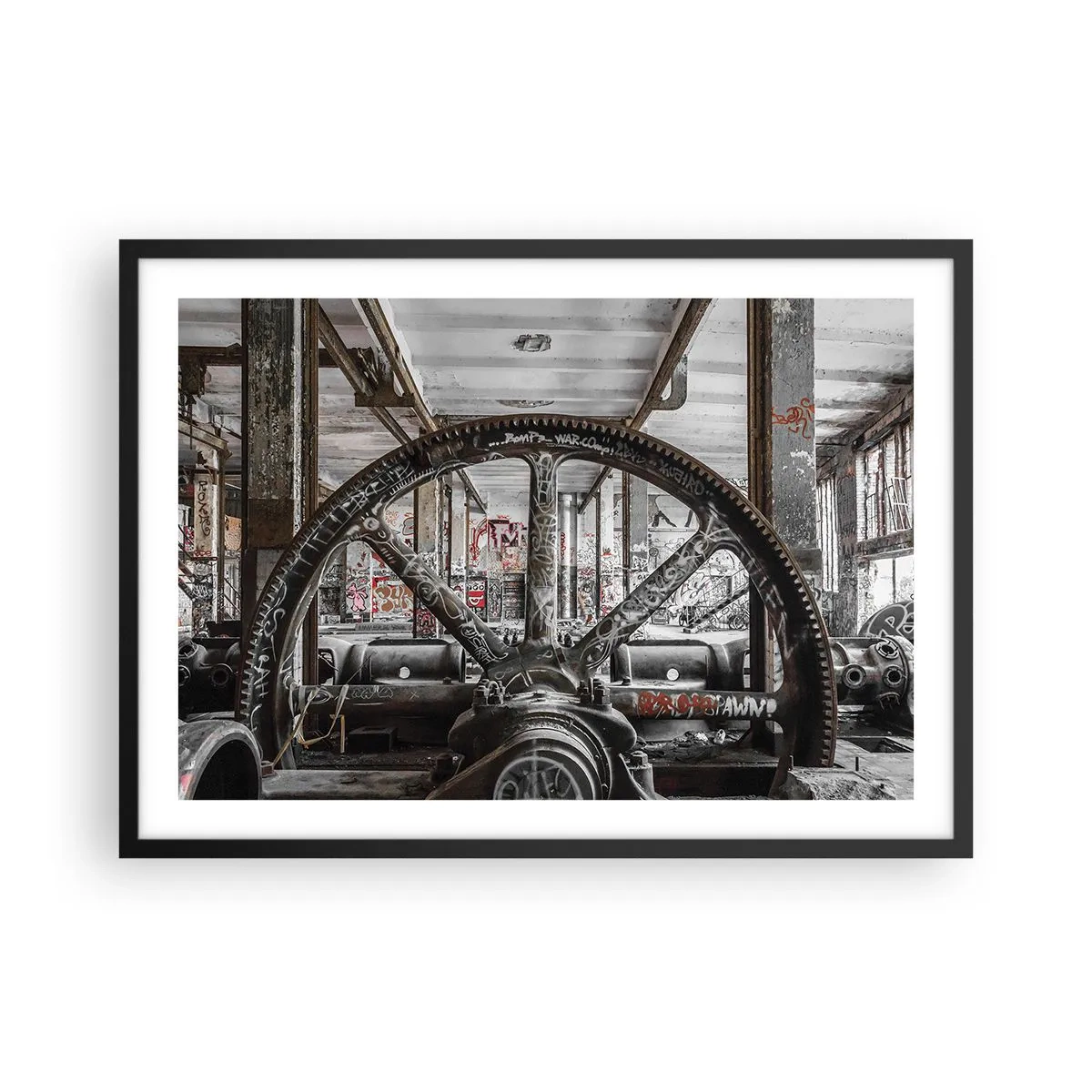 Plakat w czarnej ramie - Stary mechanizm w opuszczonym industrialnym wnętrzu - 70x50cm - Sekretne życie fabryki - Nowoczesna dekoracja ścienna do salonu i sypialni ARTTOR