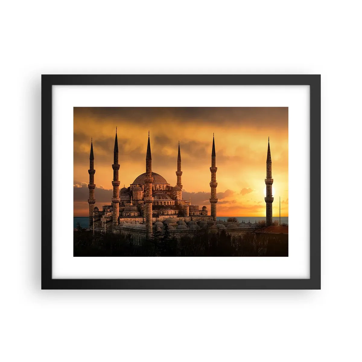 Plakat w czarnej ramie - Bóg jest wielki - 40x30 cm