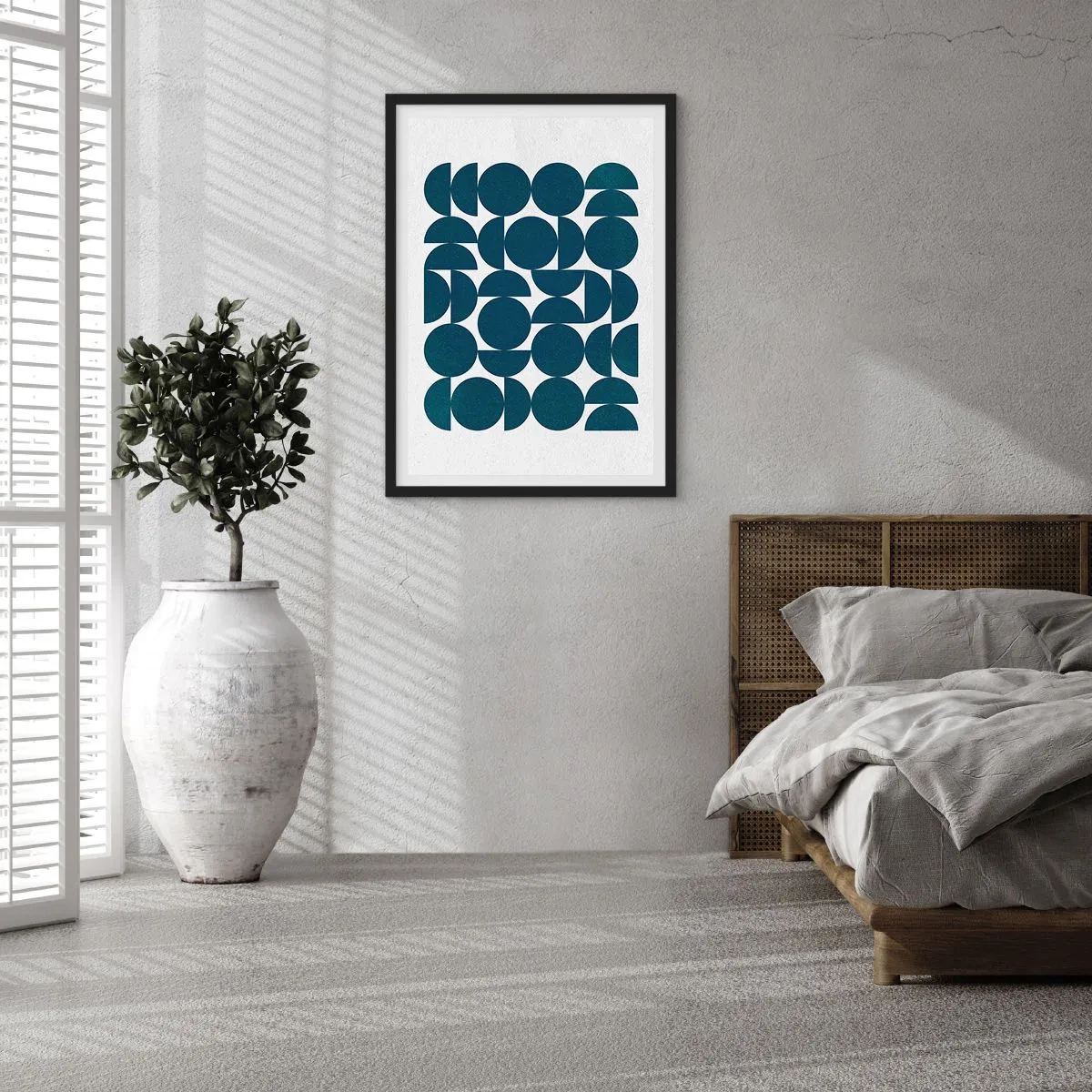 Plakat w czarnej ramie - Geometryczna kompozycja z niebieskimi kołami - 50x70cm - Koła i półkola - Nowoczesna dekoracja ścienna do salonu i sypialni ARTTOR