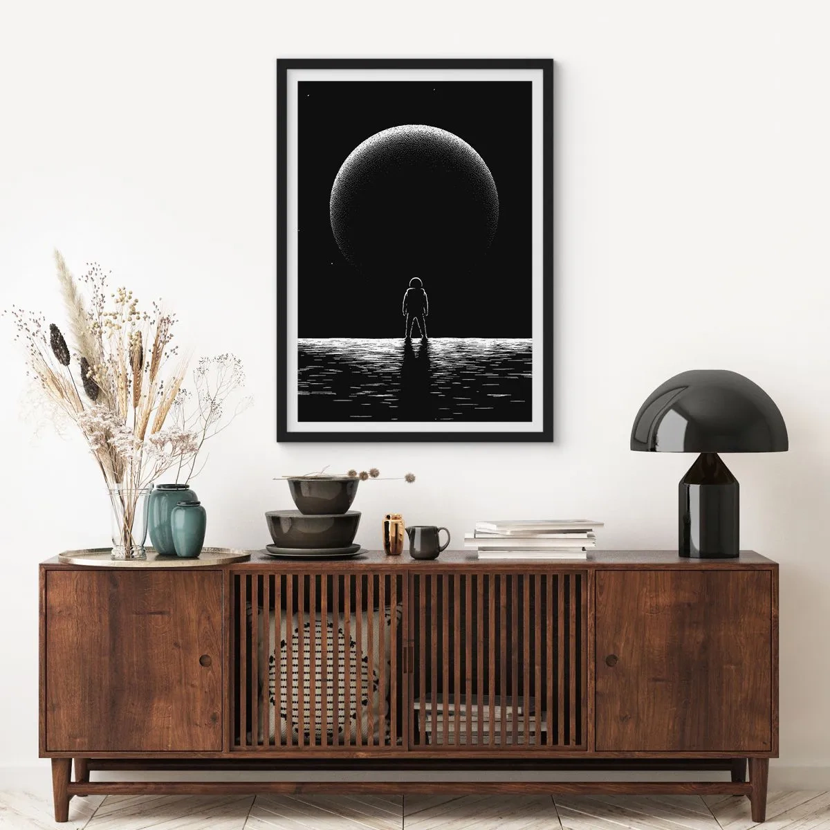Plakat w czarnej ramie - Astronauta na tle ogromnej planety w kosmosie - 50x70cm - Twarzą w twarz - Nowoczesna dekoracja ścienna do salonu i sypialni ARTTOR