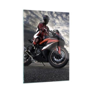 Obraz na szkle - Motocyklista na torze wyścigowym pod burzowym niebem - 50x70cm - Mroczny jeździec - Nowoczesna dekoracja ścienna do salonu, kuchni i sypialni ARTTOR